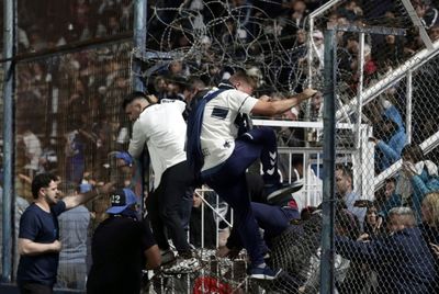 One dead in unrest at Argentina soccer match