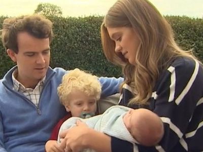 Mother gave birth on sofa with two paracetamol as local hospital was full