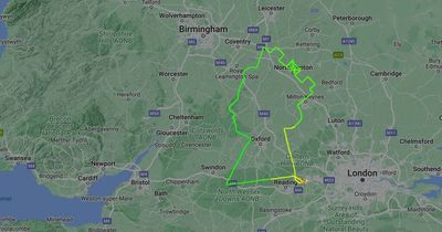 Pilot creates world's largest portrait of The Queen on 256-mile flight