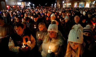 2021 US gun-related homicides and suicides hit highest rate since 1990s, report finds