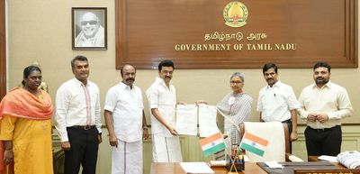 Rural Development Minister Periakaruppan meets CM, gets wishes for recent awards