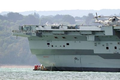 Navy aircraft carrier HMS Prince of Wales leaves Portsmouth after breakdown