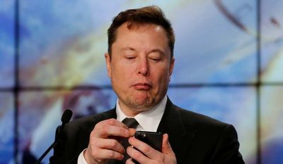 Elon Musk's Phone Reveals Entourage of Overzealous Tech Bros