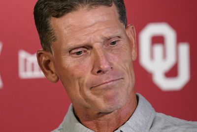 Kevin Durant and CFB fans everywhere savagely roasted Brent Venables after Oklahoma failed to score against Texas