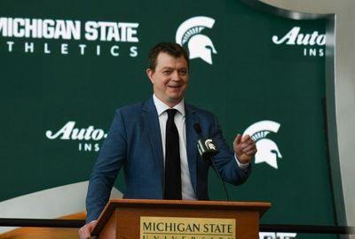 Adam Nightingale gets first win in Michigan State hockey tenure