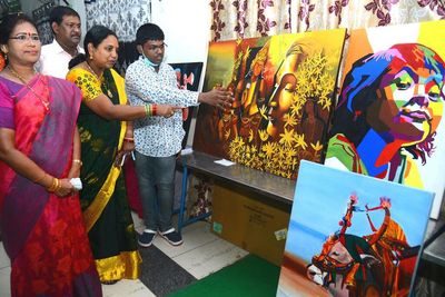 Talents of painters come to fore at art expo in Ongole