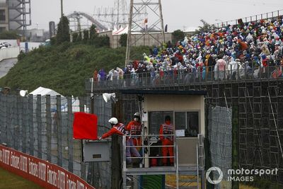 Japanese GP red flagged after two laps due to heavy rain