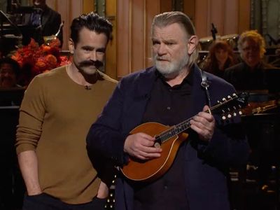 Brendan Gleeson shades Colin Farrell with Paddington joke during SNL