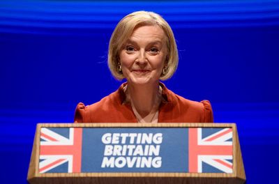 UK senior ministers urge Conservatives to unite behind PM Truss