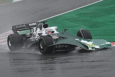 Formula One drivers furious after tractor on Japanese GP track