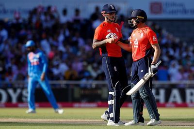 Jos Buttler and Alex Hales lay foundations for England win over Australia