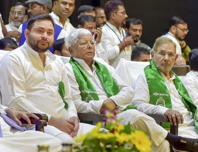 Lalu Prasad pitches for Opposition unity at RJD national meet