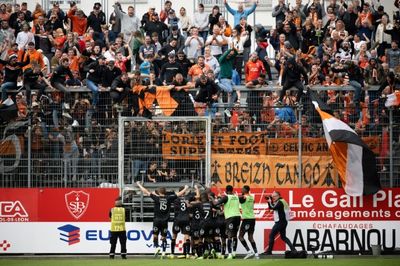 Lorient reel off sixth straight Ligue 1 win to move second