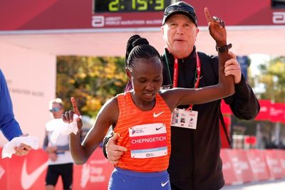 Chepngetich runs second fastest women's marathon to win in Chicago