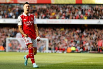 'We are a family', says Martinelli as Arsenal go top