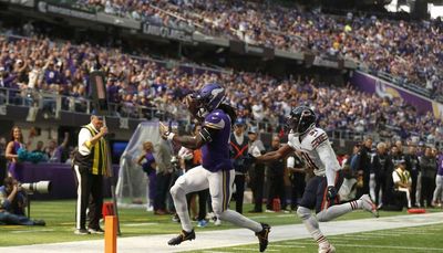 Vikings thumping sloppy Bears 21-10 at halftime