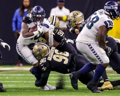 Seahawks RB Rashaad Penny suffered fractured tibia in loss to Saints