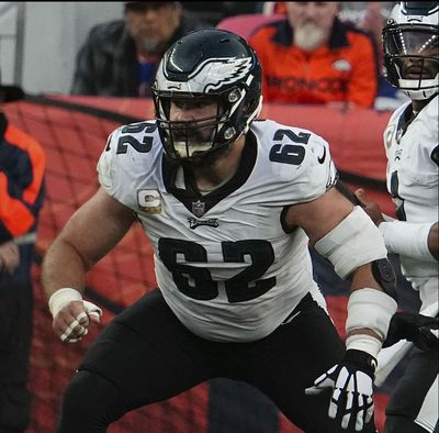 Jason Kelce exits Eagles matchup vs. Cardinals with injury