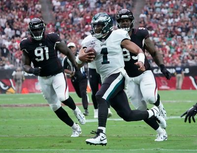 Eagles stifle Cardinals, advance to 5-0