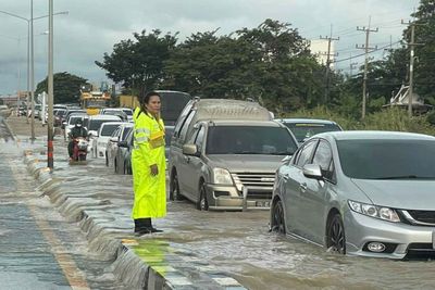 Ayutthaya-Sena road flooded