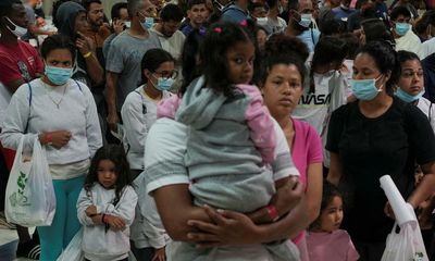 El Paso struggles to house migrants after shelter closes as border crossings surge