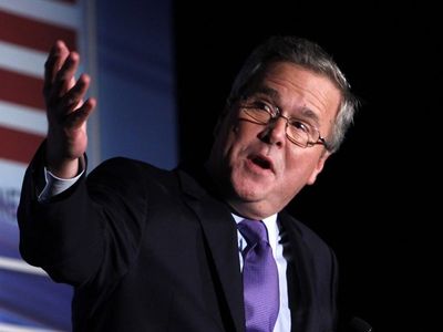 Jeb Bush hits back at Trump for accusing his father of hiding White House documents in Chinese restaurant