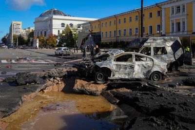 Liz Truss and allies to discuss Ukraine after Russia attacks cities