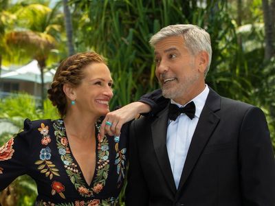 George Clooney says kissing Julia Roberts on screen is ‘ridiculous’: ‘It’s like kissing your best friend’