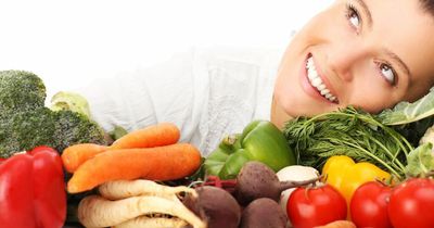 How to boost your immune system to ward off colds and flu - foods to eat and avoid