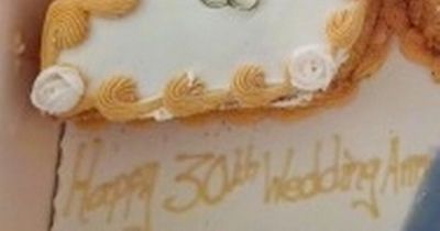 People in stiches over woman's 30th wedding anniversary cake that goes horribly wrong