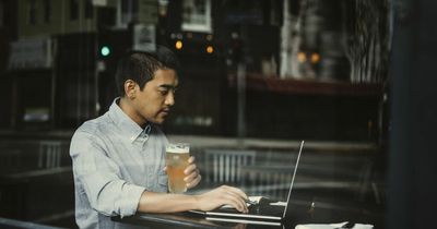 Remote workers tempted to ditch WFH for £15 'work from pub' deal