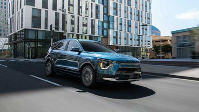 2023 Kia Niro PHEV Starts $35,035, Offers 33-Mile Electric Range