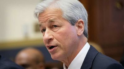 JPMorgan CEO Dimon Sounds a Warning for the Economy
