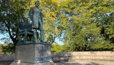 Abraham Lincoln statue in Lincoln Park vandalized