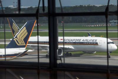 Singapore Air won’t fire pregnant flight attendants anymore