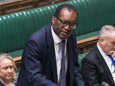 Liz Truss news – live: Bank of England steps up intervention amid ‘risk to stability’