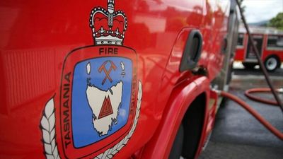 Tasmania Fire Service pulls faulty tankers from service sparking union fears for firefighting effort