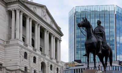 Bank of England urged to extend emergency bond-buying scheme