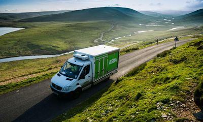 Asda to cut delivery drivers’ pay by 12% despite staff shortage