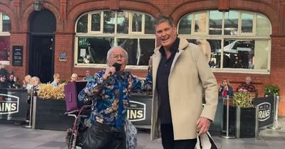 David Hasselhoff sings impromptu duet with legendary busker in Cardiff city centre