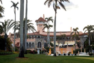 Trump records lawyer meets with FBI in Mar-a-Lago probe