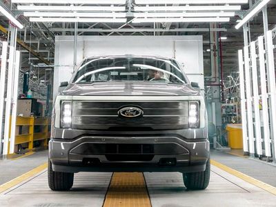These 2 Ford Analysts Just Can't Agree On The Stock This Week: Here's Why