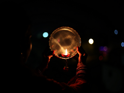 Happy Karwa Chauth 2022: Top 50 Wishes, Messages and Quotes to share with your family and friends