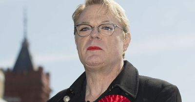 Eddie Izzard launches bid to become a Labour MP and 'get Keir Starmer into No10'