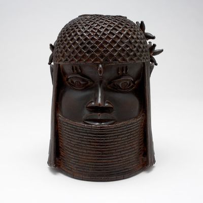 US museums return African bronzes stolen in 19th century
