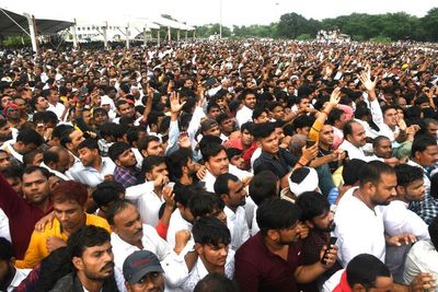 A sea of people and political dignitaries bid a tearful farewell to Mulayam Singh Yadav