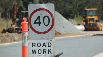 Queensland government won't say when abandoned Bruce Highway upgrades will restart