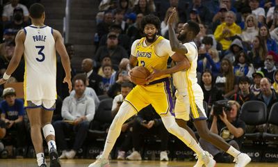 Darvin Ham is considering starting Anthony Davis at center