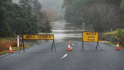 Tasmanians warned coming rains could surpass 2016 levels as authorities ready for floods