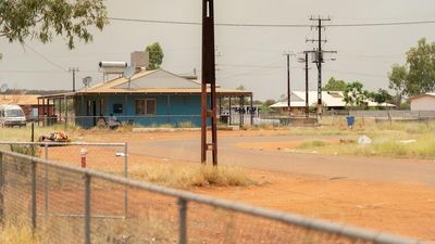 NT Health manager didn't consult with police before evacuating Yuendumu medical staff, Kumanjayi Walker's inquest hears